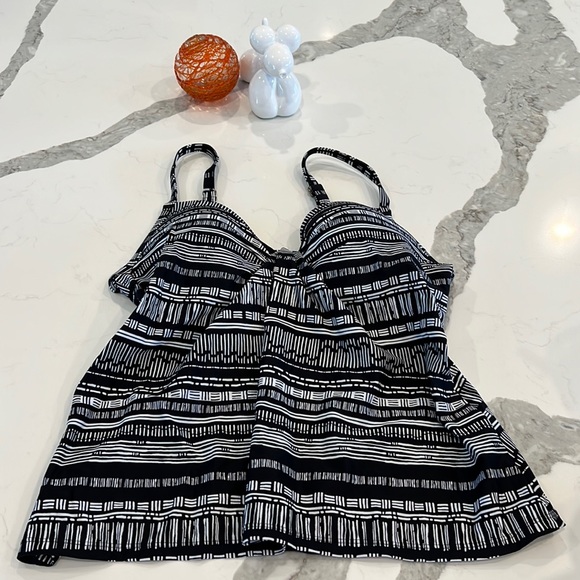 ISLAND ESCAPE - Scorpio Underwire Tankini - Picture 3 of 7